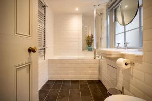 Kings Cross, self-contained house & private garden