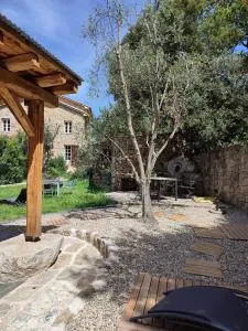 Gites de charme au coeur d'un village authentique - À 22 kms de l'aéroport d'Ajaccio et des plages - Clim - Jacuzzi - Billard - Randonnée - Rivière - Détente - Tavaco