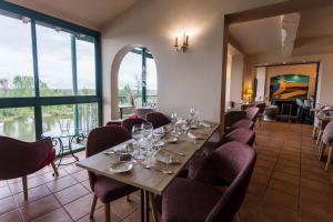 Hotels HOTEL restaurant COTE GARONNE le BALCON DES DAMES - Tonneins Marmande Agen - chambres climatisees : photos des chambres