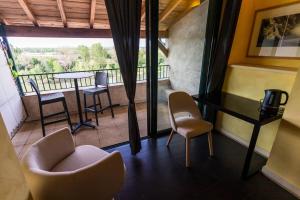 Hotels HOTEL restaurant COTE GARONNE le BALCON DES DAMES - Tonneins Marmande Agen - chambres climatisees : photos des chambres