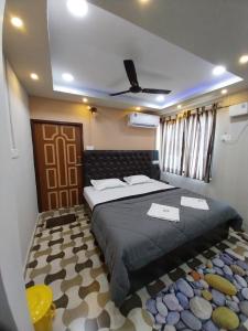 Le Luminous, Home Stay