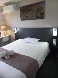 Hotels Contact Hotel ALYS Bourg en Bresse Ekinox Parc Expo : Chambre Double Confort - Non remboursable