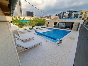 VILLA ENJOY LUX private heated pool in Split