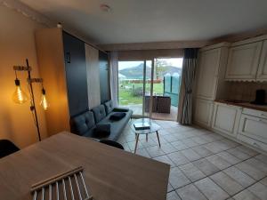 Appartements Rare : au bord du lac d’Annecy, cosy appartement en rez de jardin avec terrasse privative : photos des chambres