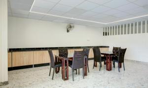 Treebo Love Shore Residency, Near Lakeshore Hospital