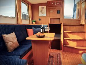 Motor Yacht Amazone