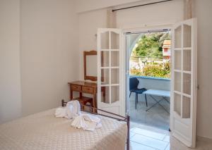 Peckas house by the river