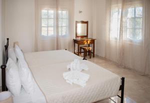 Peckas house by the river