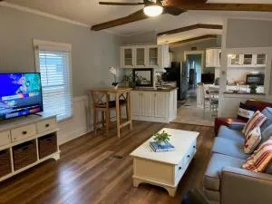 Beaufort SC New Renovation, Close to Parris Island, Historic Downtown, Beautiful Beaches, Sleeps 6 - Seabrook