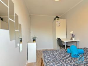 Beksiński Room -10 Minutes to Gdańsk Old Town & Sea