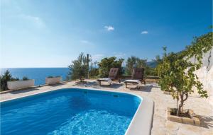 Two-Bedroom Holiday Home In Dingac