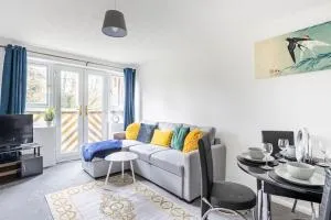 Two bedroom flat near Colchester Hospital with free parking and internet - Manningtree