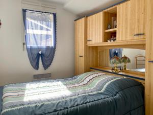 Pavillon à Longeville-sur-Mer, proche plage, 6 pers, 3 ch, terrasse, parking privé - FR-1-336-135