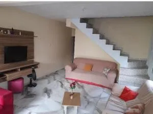 Sobrado com 3 quartos - Jaraguá