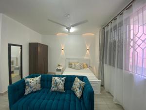 Love-tribe studio apartment