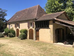 Maisons de vacances Le Cireysou - Secluded farmhouse with large private pool and grounds : photos des chambres