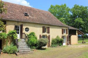 Le Cireysou - Secluded farmhouse with large private pool and grounds
