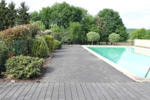 Maisons de vacances Le Cireysou - Secluded farmhouse with large private pool and grounds : photos des chambres