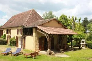 Le Cireysou - Secluded farmhouse with large private pool and grounds - Cours-de-Pile