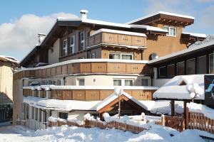 Penthouse in Niederau by Ski Lift & Panoramic Views