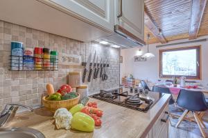 Rozis Riverside Cottage - Happy Rentals