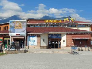 Lovely private apartment in Belelvedre