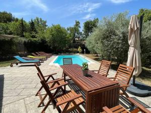 Maisons de vacances Magnifique villa -piscine privee vue Mont Ventoux : photos des chambres