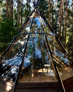 CallTipi glass house