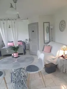 Le petit gite Normand 15 kilomètres de Honfleur - 伯泽维尔