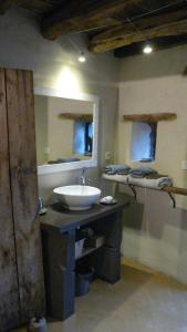 Maisons d'hotes Suites de Campagne Les Eydieux, petits dejeuners inclus : photos des chambres