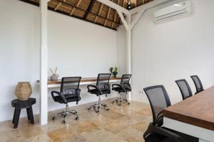 Charming 4-bedroom Villa - Melasti Beach