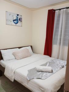 Lux Suites Attic Place Apartments