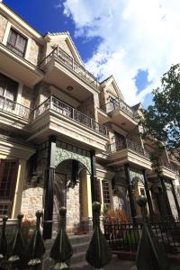 Arias Home