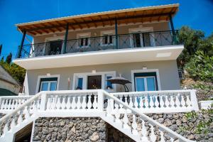 Nausika Rustic Cottage - 4hvězdičkové hotely ve městě Paleokastritsa