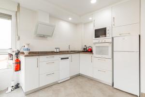 Modern Apartment Steps from the Beach