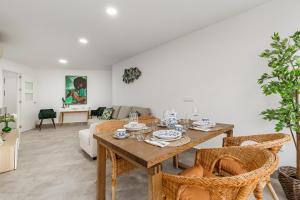 Modern Apartment Steps from the Beach