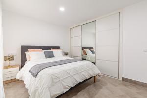 Modern Apartment Steps from the Beach