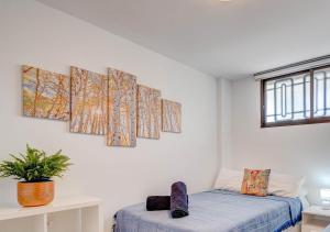 Stylish flat and pool with 3 rooms, sleeps 6, Los cristianos
