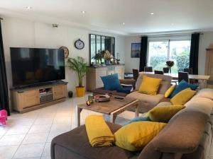 Villas Maison 8 personnes 4 chambres parking prive pour 24h Mans : photos des chambres