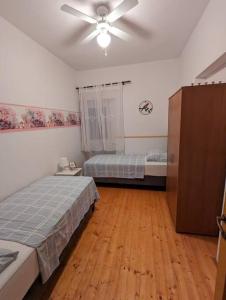 Two bedrooms apartment 50m from the beach