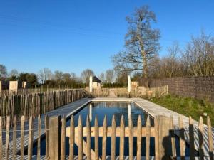 Maisons de vacances Chaleureuse ferme restauree au calme avec piscine : photos des chambres