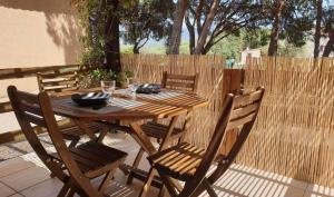 mini villa 72, résidence avec piscine.