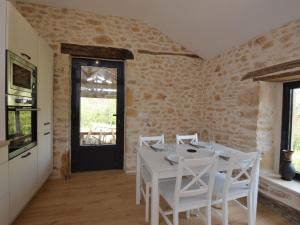 Maisons de vacances Tranquil Holiday Home in Soturac with pool : photos des chambres