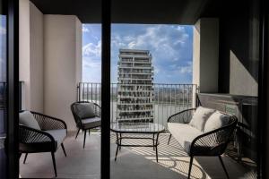 Huge 3 Bedroom Apartment With River View