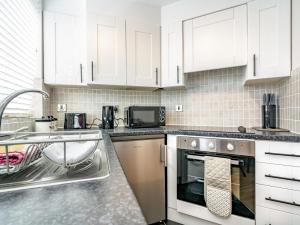 Queens Uni Cafes and Bars Next to City Centre - Pass the Keys