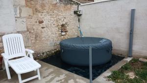 Maisons de vacances Petit gite de charme avec jacuzzi : photos des chambres