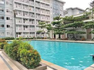 2-bedroom condo unit with Netflix and board games