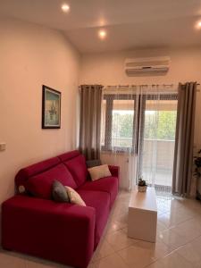 Quiet apartment-free parking