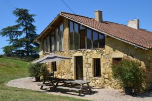 Maisons de vacances Chambre d-hotes campagne Gers piscine : photos des chambres