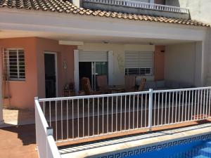 4 bed house, Private Pool near Beach